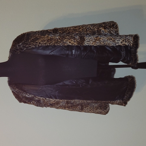 ❤HP❤️GORGEOUS NWOT Pamela McCoy Faux Fur with Rhinestone closure-Size 2X❤ - Picture 8 of 16